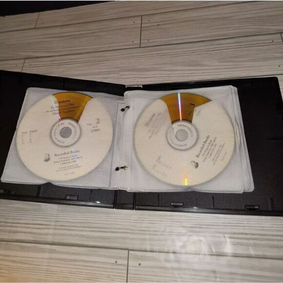 Illusions By Aprilynne Pike Recorded Books 8 CD's Audiobook - Picture 2 of 8